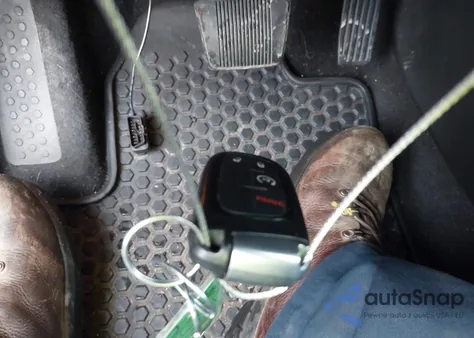 2019 Jeep Cherokee Latitude Plus 4X4 from USA, damaged, VIN 1C4PJMLX2KD330990